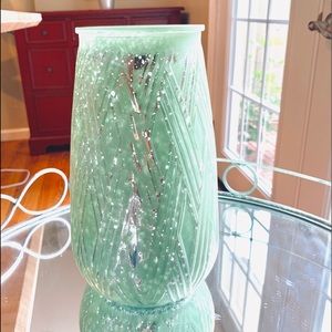 BEAUTIFUL SHIMMER WOVEN VASE